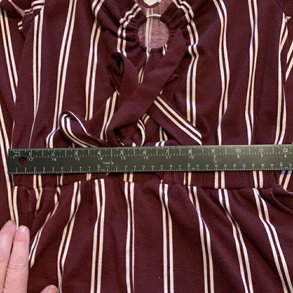 Maroon Striped Pant Suit Jumper, wide leg, ring gather Holiday Outfit medium - Picture 8 of 11